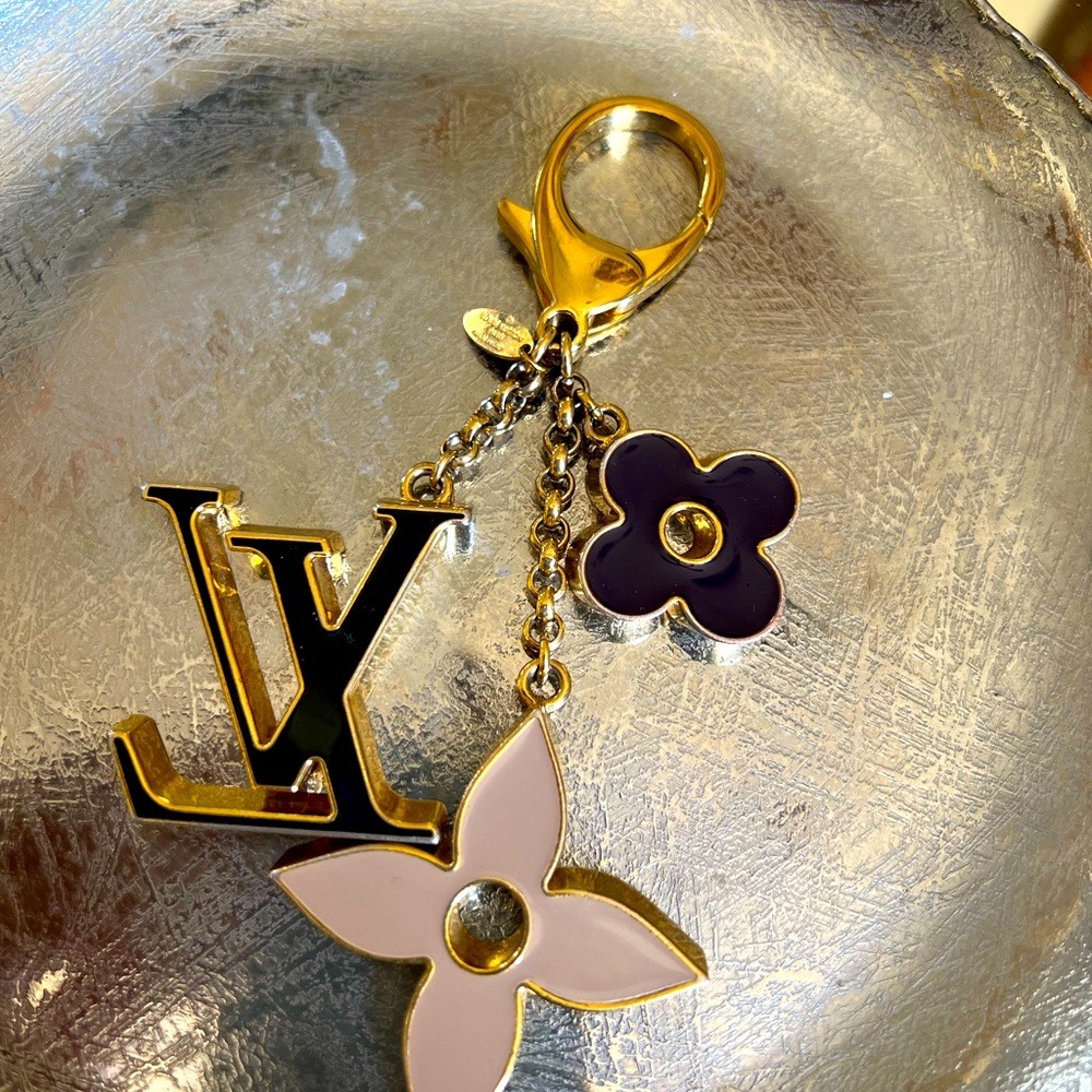 LV key Charm